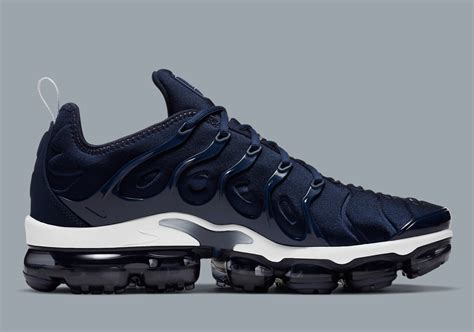 nike vapormax plus navy blue